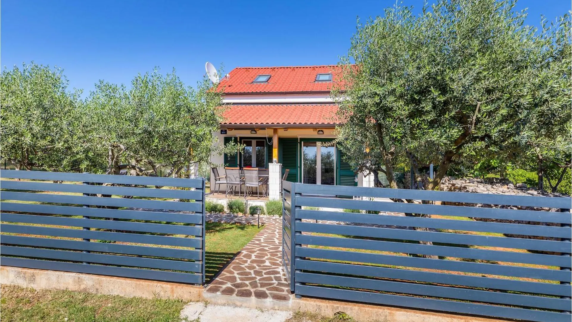 Gorgeous Home In Peroj With House Sea View Holiday home