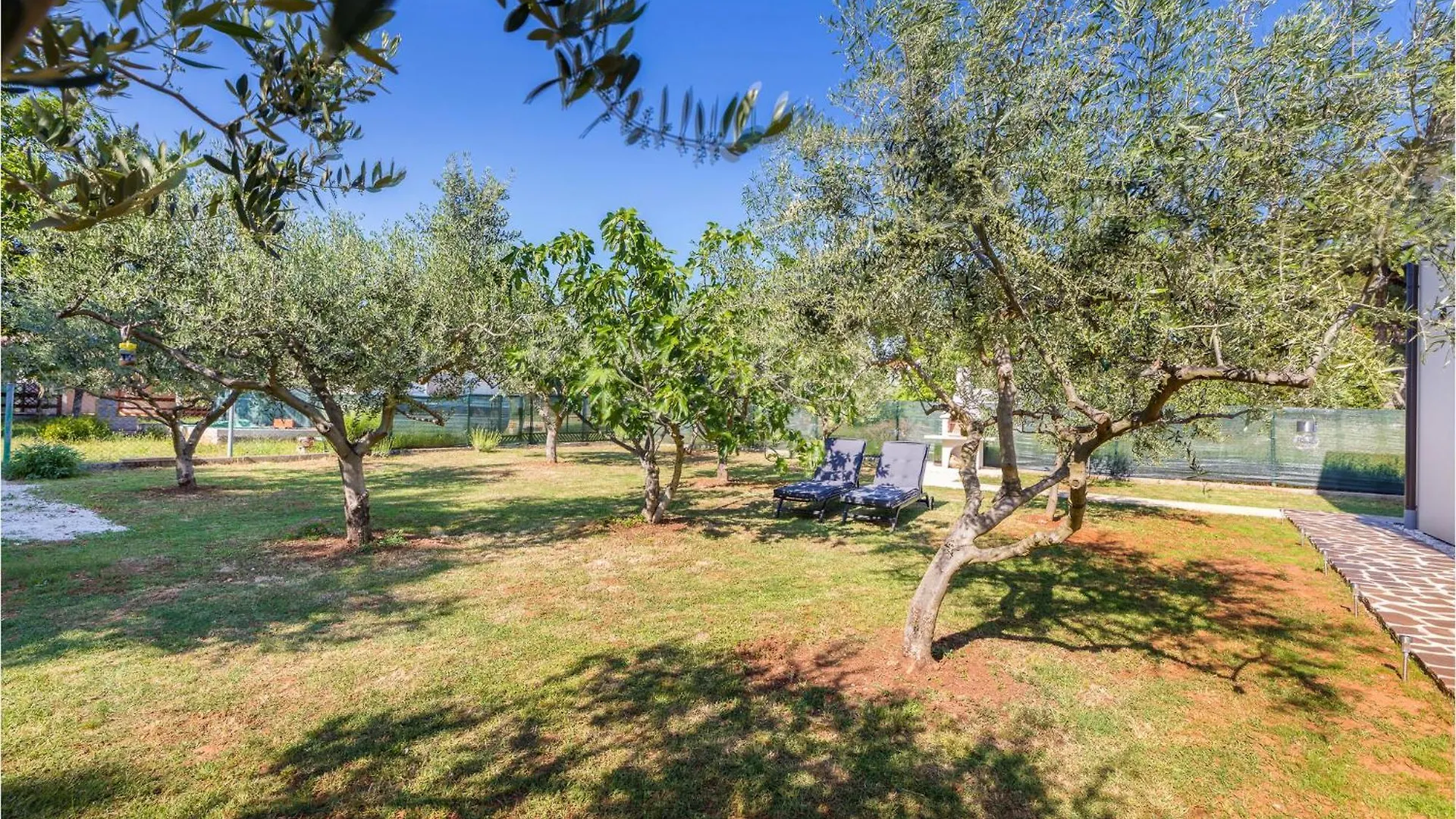 Gorgeous Home In Peroj With House Sea View