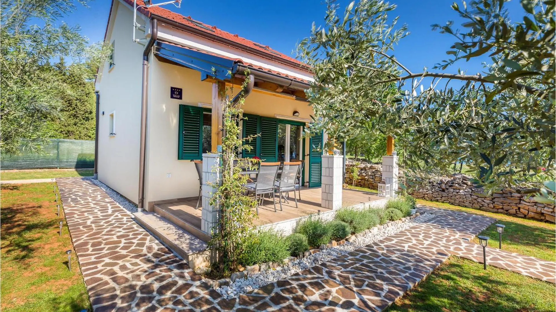 Gorgeous Home In Peroj With House Sea View Holiday home