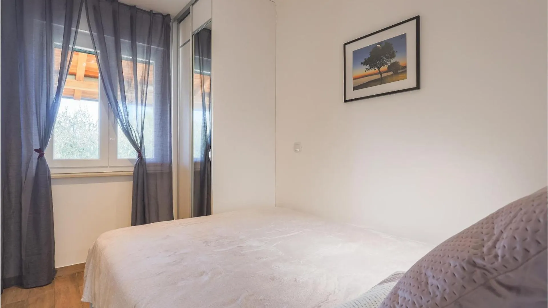 Gorgeous Home In Peroj With House Sea View